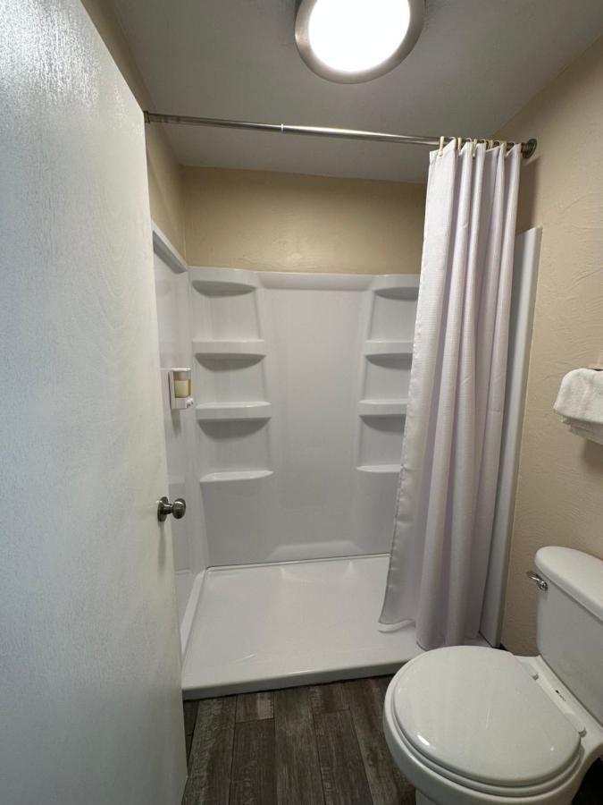 Ambassador Inn Perryton エクステリア 写真